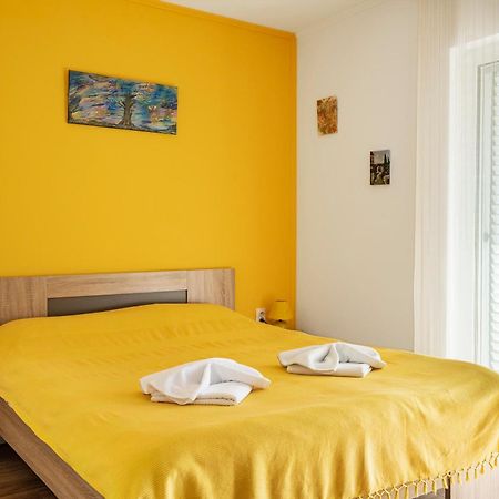 Apartments Viktoria ติวัต ภายนอก รูปภาพ