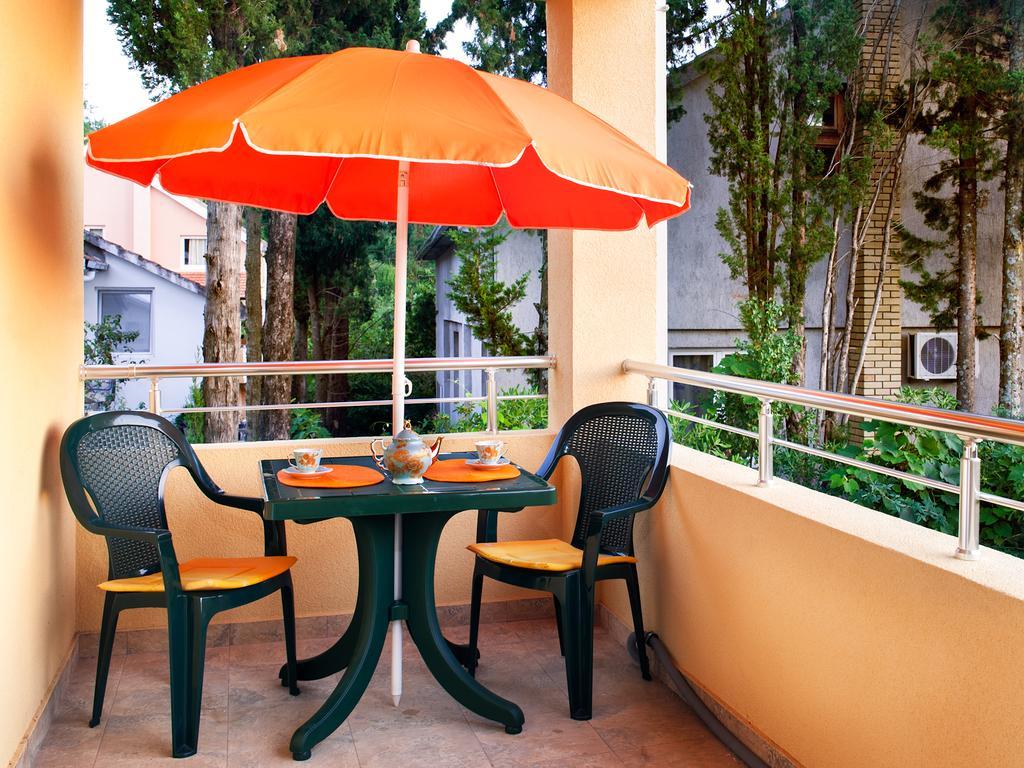 Apartments Viktoria ติวัต ภายนอก รูปภาพ