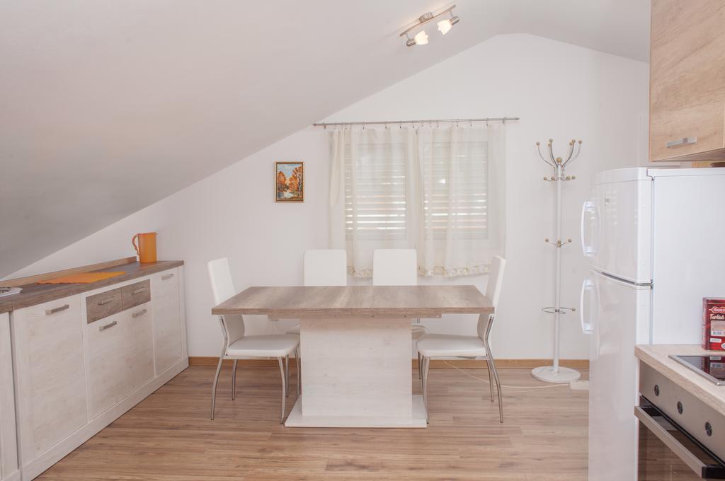 Apartments Viktoria ติวัต ภายนอก รูปภาพ