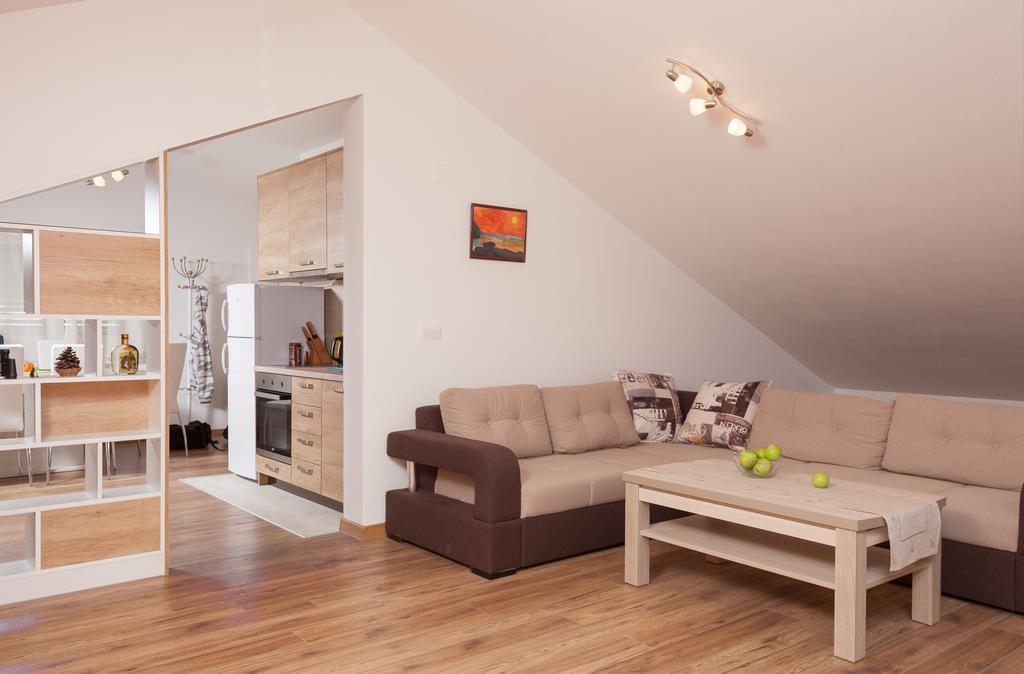 Apartments Viktoria ติวัต ภายนอก รูปภาพ