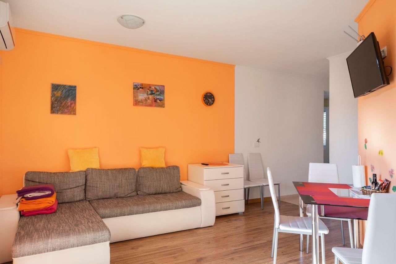 Apartments Viktoria ติวัต ภายนอก รูปภาพ