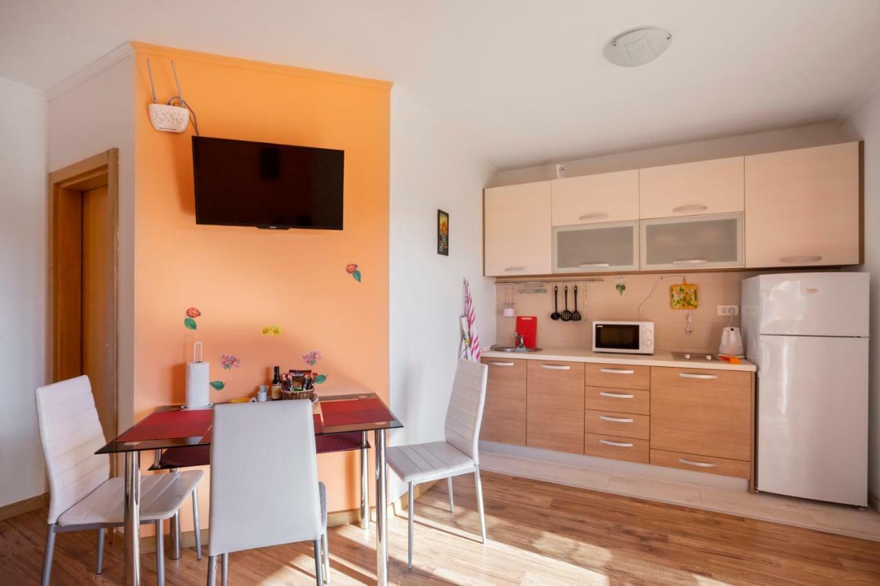Apartments Viktoria ติวัต ภายนอก รูปภาพ